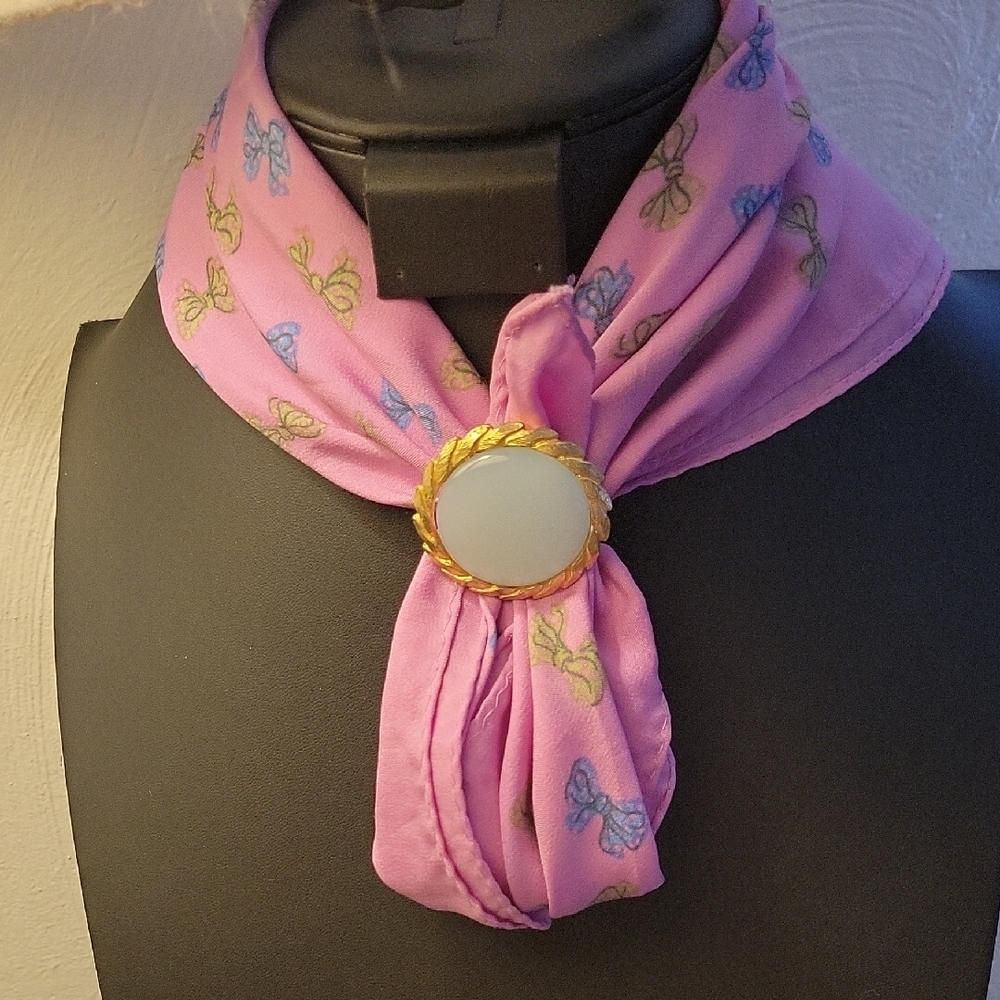 Morsly Scarf & West Germany Scar Clip